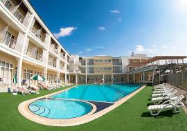 гостиничный комплекс с бассейном  - Крым Песчаное гостевой дом с бассейном 